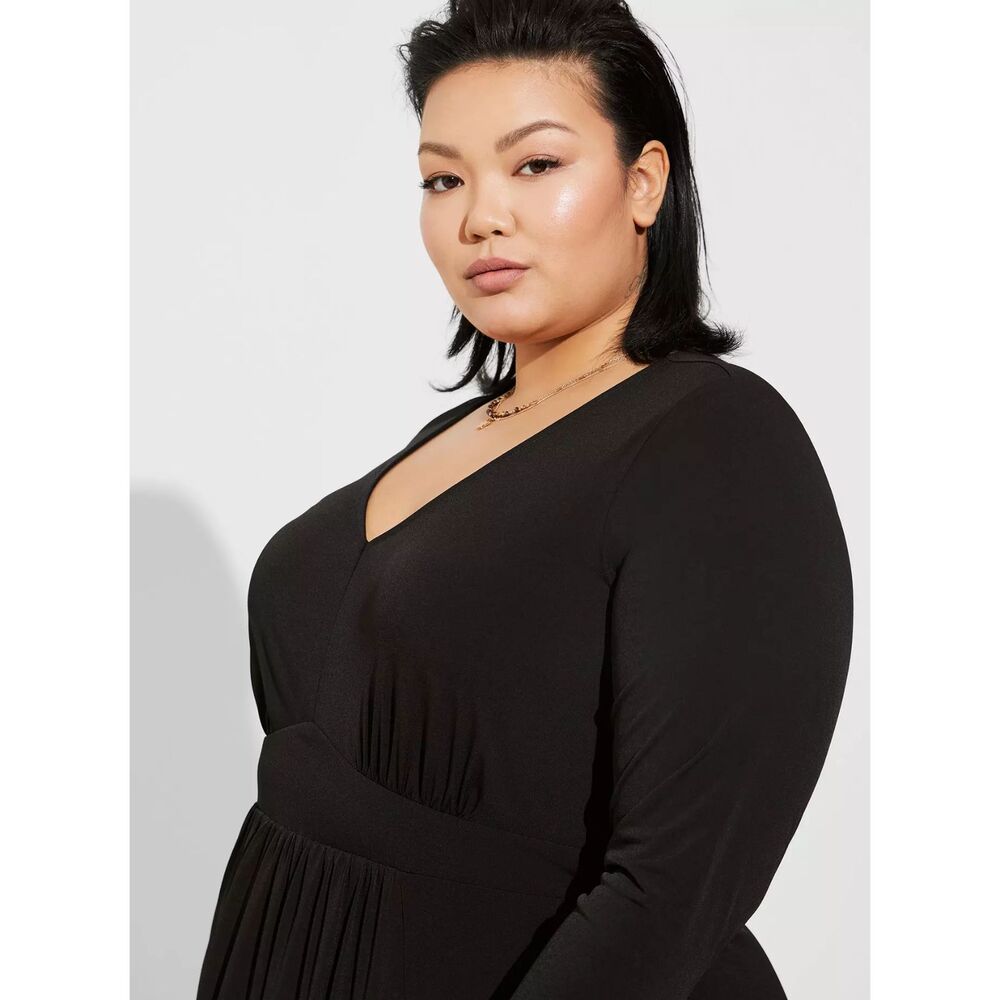 NWT Torrid 4X Deep Black Tea Length Studio Knit Deep V Bodycon Dress Size 26 - Picture 4 of 8